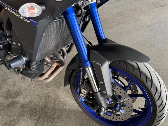 2015 Yamaha MT-09 Tracer (FJ-09), серый, 680000 рублей - вид 2
