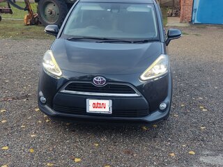 2015 Toyota Sienta II, чёрный, 1430000 рублей, вид 1