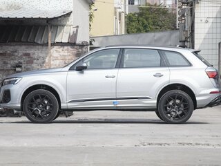 2025 Audi Q7 55 TFSI II (4M) Рестайлинг 2, серебристый, 13026000 рублей, вид 5
