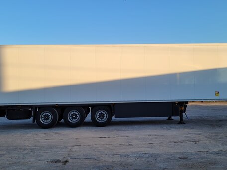 2023 Schmitz Cargobull SKO, белый, 10400000 рублей, вид 2