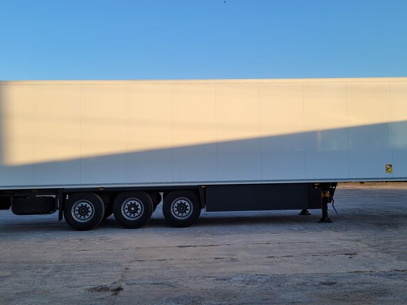 2023 Schmitz Cargobull SKO, белый - вид 1
