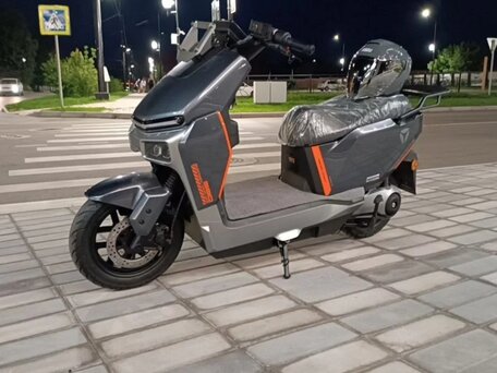 2025 Yadea S80, серый, 275000 рублей, вид 2