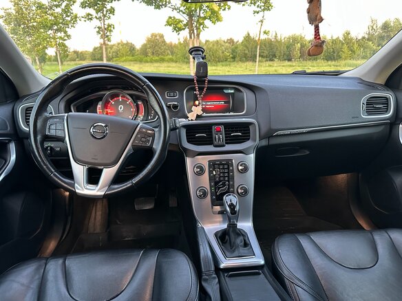 2016 Volvo V40 Cross Country I Рестайлинг, белый, 1800000 рублей - вид 16