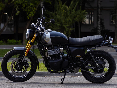 2026 Royal Enfield Bear 650, золотистый, 737000 рублей, вид 4