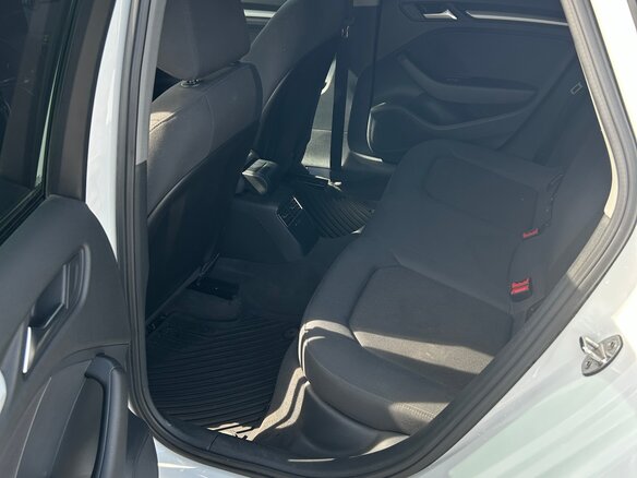 2018 Audi A3 III (8V) Рестайлинг, белый, 1650000 рублей - вид 6