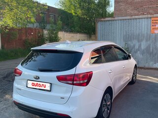 2017 Kia Ceed II Рестайлинг, белый, 1300000 рублей, вид 3