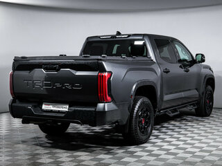 2023 Toyota Tundra CrewMax III, серый, 9894139 рублей, вид 5