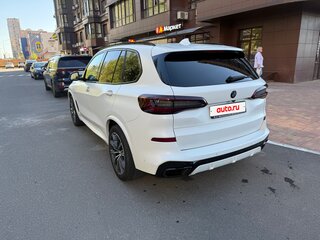 2019 BMW X5 30d IV (G05/G18), белый, 6800000 рублей, вид 5