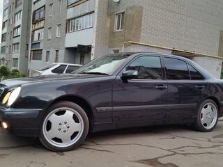 2000 Mercedes-Benz E-Класс 280 II (W210, S210) Рестайлинг, синий, 1350000 рублей, вид 1
