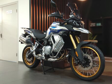2026 Voge 900DSX, серебристый, 1033000 рублей, вид 1