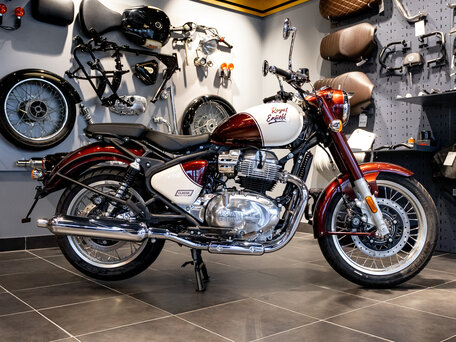 2026 Royal Enfield Classic 650, красный, 703000 рублей, вид 1
