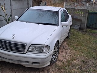 1999 Mercedes-Benz C-Класс 200 I (W202) Рестайлинг, белый, 275000 рублей, вид 2