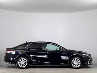 2021 Toyota Camry VIII (XV70) Рестайлинг, чёрный, 2750000 рублей, вид 4