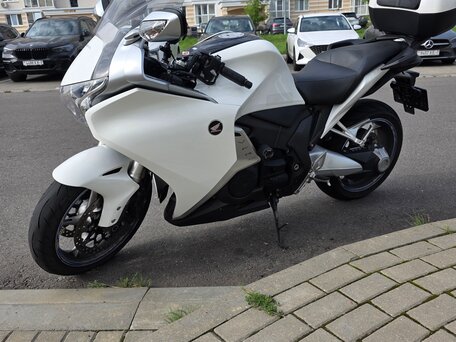 2013 Honda VFR 1200, белый, 855021 рублей, вид 2