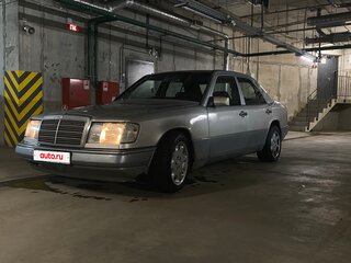 1991 Mercedes-Benz W124 230, серебристый, 400000 рублей, вид 2