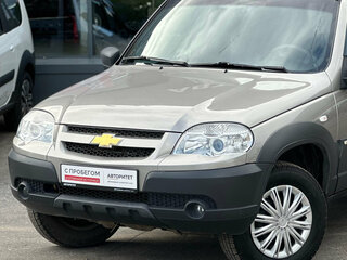 2017 Chevrolet Niva I Рестайлинг, бежевый, 659000 рублей, вид 2