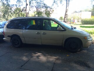 1999 Chrysler Town & Country III, золотистый, 280000 рублей, вид 2