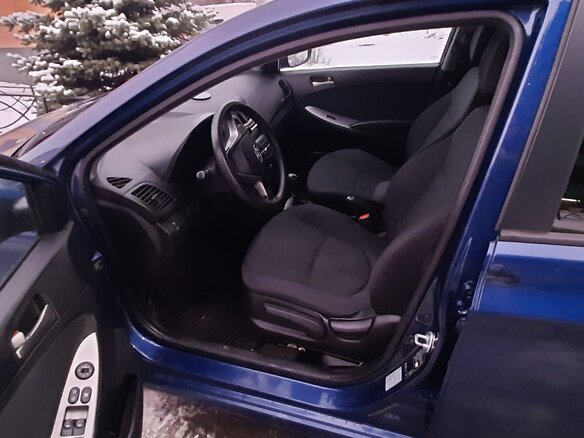 2015 Hyundai Solaris I Рестайлинг, синий, 950000 рублей - вид 18