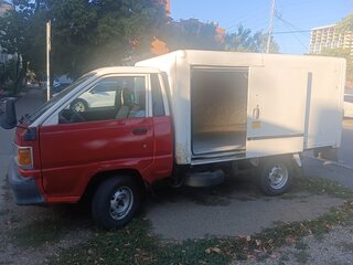 1997 Toyota LiteAce, красный, 430000 рублей, вид 4