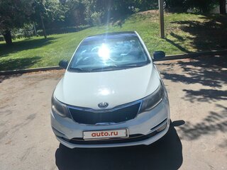 2015 Kia Rio III Рестайлинг, белый, 890000 рублей, вид 2