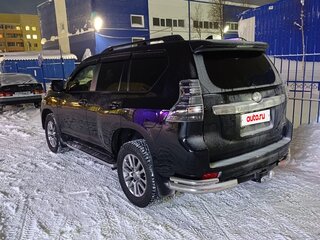 2017 Toyota Land Cruiser Prado 150 Series Рестайлинг 1, чёрный, 4800000 рублей, вид 3