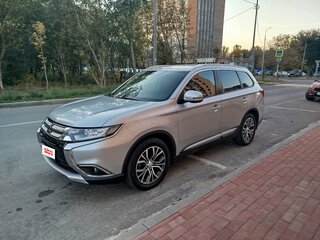 2017 Mitsubishi Outlander III Рестайлинг 2, серебристый, 2150000 рублей, вид 1