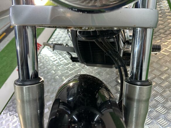 2010 Honda VT 1300CS Sabre, чёрный - вид 25