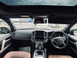 2020 Toyota Land Cruiser 200 Series Рестайлинг 2, чёрный, 10500000 рублей, вид 3