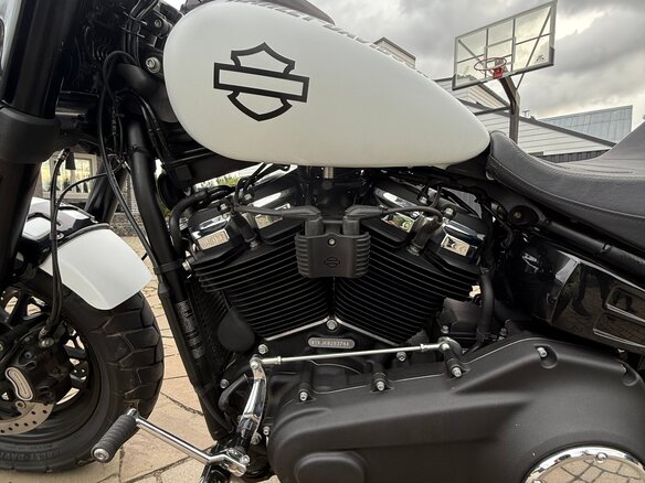 2019 Harley-Davidson Fat Bob, белый, 1480000 рублей - вид 14