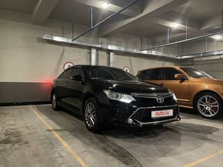 2015 Toyota Camry VII (XV50) Рестайлинг, чёрный, 2400000 рублей, вид 2