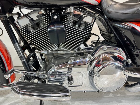 2009 Harley-Davidson CVO Road Glide, красный, 950000 рублей - вид 20