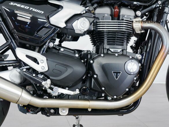 2026 Triumph Speed Twin, красный, 1599000 рублей - вид 9