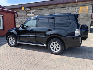 2013 Mitsubishi Pajero IV Рестайлинг 1, чёрный, 1950000 рублей, вид 5