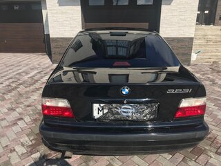 1997 BMW 3 серии 323i III (E36), чёрный, 1500000 рублей, вид 3