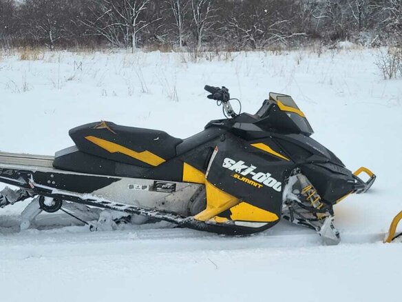 2012 BRP Ski-Doo Summit 800, чёрный, 400000 рублей - вид 2