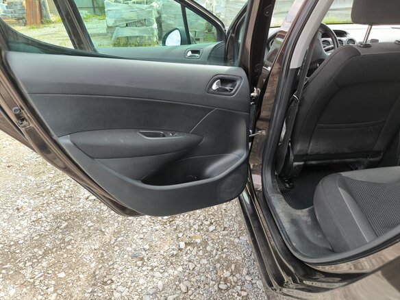 2011 Peugeot 308 I Рестайлинг, коричневый, 580000 рублей - вид 16