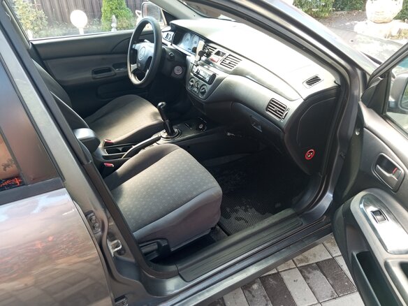 2004 Mitsubishi Lancer IX, серый, 400000 рублей - вид 6