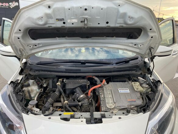 2018 Nissan Note e-Power II Рестайлинг, белый, 1150000 рублей - вид 12