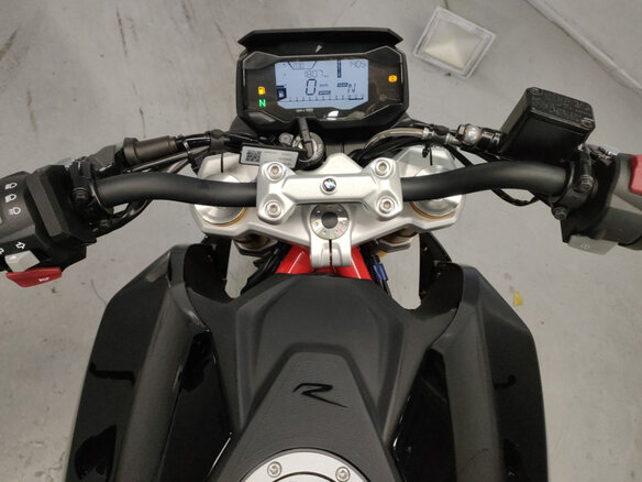 2023 BMW G 310 R, чёрный - вид 4