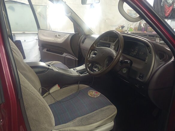 1993 Nissan Largo III (W30), красный, 400000 рублей - вид 7