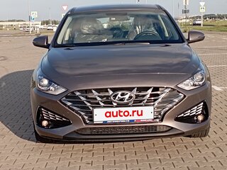 2022 Hyundai i30 III Рестайлинг 2, коричневый, 2590000 рублей, вид 3