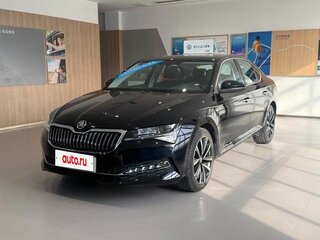 2023 Skoda Superb III Рестайлинг, чёрный, 2000000 рублей, вид 1