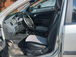 2006 Ford Fiesta Mk5, серебристый, 230000 рублей, вид 4