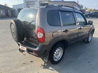 2013 Chevrolet Niva I Рестайлинг, коричневый, 500000 рублей, вид 4
