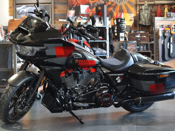 2025 Harley-Davidson CVO Road Glide ST, чёрный, 6500000 рублей - вид 2