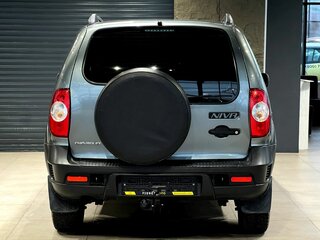 2018 Chevrolet Niva I Рестайлинг, серый, 680000 рублей, вид 5