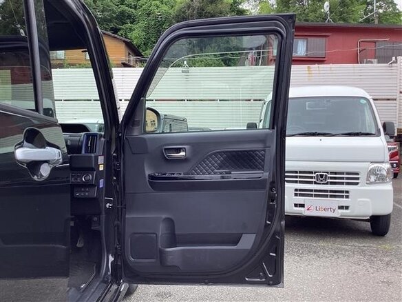 2021 Daihatsu Tanto IV, чёрный, 700000 рублей - вид 6