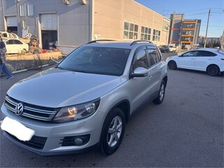 2012 Volkswagen Tiguan I Рестайлинг, серебристый, 1800000 рублей, вид 1
