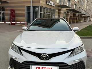 2022 Toyota Camry US Market VIII (XV70) Рестайлинг, белый, 3350000 рублей, вид 2