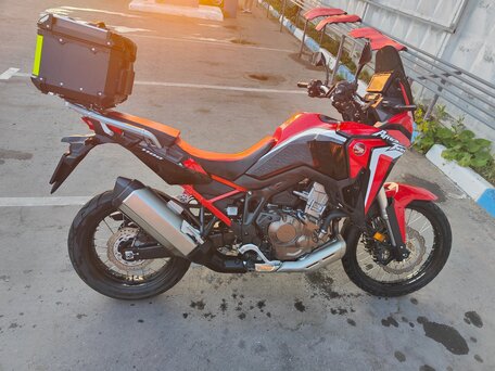 2020 Honda CRF 1100L Africa Twin, красный, 1300000 рублей, вид 4
